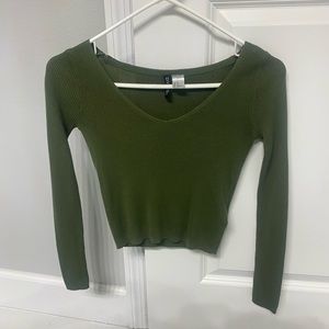 H&M green long sleeve top/crop top